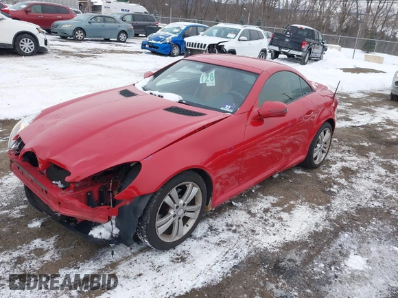 2011 Mercedes-Benz SLK 300 с VIN WDBWK5EA5BF235754, выставлен на аукционе IAAI как лот 41315732 с пробегом 105 347 миль миль и . История ставок и продаж доступна на DreamBid. Изображение 2.