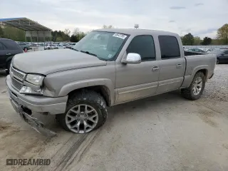 2006 Chevrolet Silverado 1500 LT1 with VIN 2GCEK13T561151652, listed as a Copart auction lot 50642795 with 117,372 mi miles and Salvage Title. Bid and sale history available at carsss.com. Image 1.