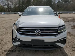 2023 Volkswagen Tiguan SE z VIN 3VVNB7AX9PM087233, wystawiony jako Copart lot #48940745 z przebiegiem 33 861 mil mil oraz Szkoda całkowita • Salvage title. Historia ofert i sprzedaży dostępna na DreamBid. Obrazek 5.