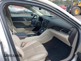 2019 Lincoln Continental Select with VIN 1LN6L9TK2K5606176, listed as a IAAI auction lot 40445548 with 32,327 mi miles. Bid and sale history available at carsss.com. Image 5.