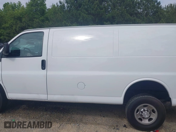 2020 Chevrolet Express Cargo with VIN 1GCWGAFP7L1128105, listed as a IAAI auction lot 42186923 with 183,036 mi miles and . Bid and sale history available at DreamBid. Image 14.