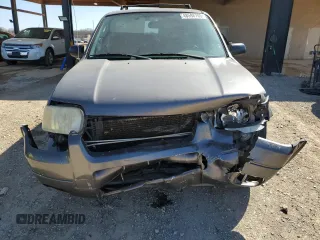 2004 Ford Escape Limited with VIN 1FMCU94164KB05673, listed as a Copart auction lot 48598705 with 196,351 mi miles and Salvage Title. Bid and sale history available at carsss.com. Image 5.