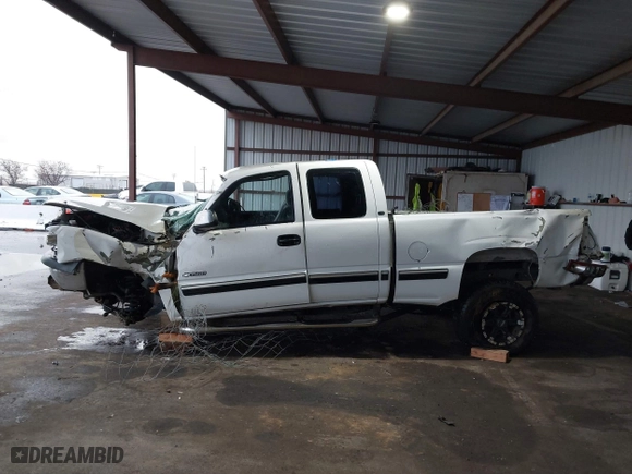 2001 Chevrolet Silverado 1500 LT with VIN 2GCEC19T211399144, listed as a IAAI auction lot 41528968 with 193,357 mi miles. Bid and sale history available at carsss.com. Image 15.