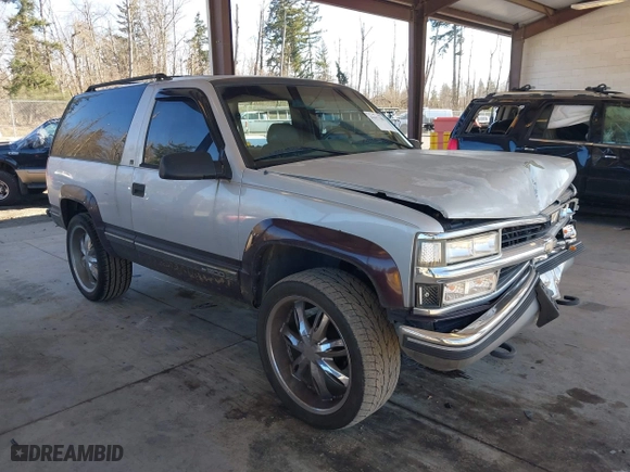 1996 Chevrolet Tahoe with VIN 3GNEK18R5TG157667, listed as a IAAI auction lot 41677181 with 190,849 mi miles. Bid and sale history available at carsss.com. Image 1.