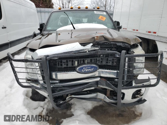 2015 Ford F-350 Platinum with VIN 1FT8W3BT9FEC93645, listed as a Copart auction lot 43228495 with 297,736 mi miles and Salvage Title. Bid and sale history available at DreamBid. Image 5.