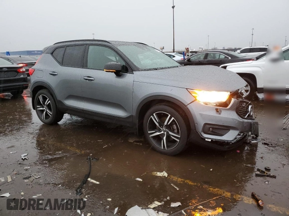 2019 Volvo XC40 R-Design with VIN YV4162UM3K2102750, listed as a Copart auction lot 51087625 with 31,388 mi miles and Clean title. Bid and sale history available at DreamBid. Image 4.