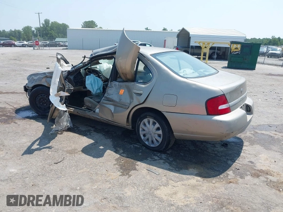 2001 Nissan Altima GXE with VIN 1N4DL01D01C211814, listed as a IAAI auction lot 39859798 with 1 mi miles. Bid and sale history available at carsss.com. Image 3.