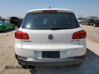 2012 Volkswagen Tiguan SE z VIN WVGAV7AX1CW526645, wystawiony jako Copart lot #46944195 z przebiegiem 87 811 mil mil oraz Szkody całkowita. Historia ofert i sprzedaży dostępna na DreamBid. Obrazek 6.