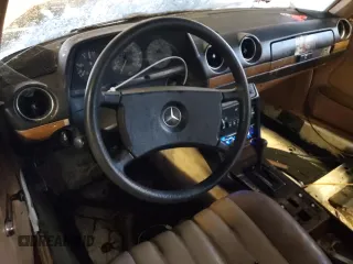 1983 Mercedes-Benz 300 D with VIN WDBAB33A0DB024215, listed as a Copart auction lot 82224054 with 101,197 mi miles and Clean Title. Bid and sale history available at carsss.com. Image 8.