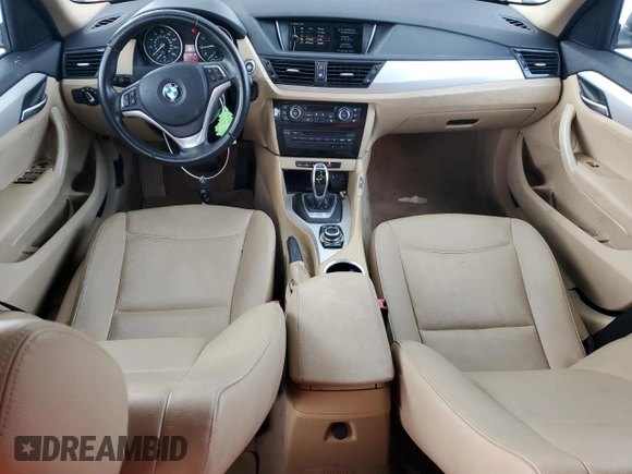 2015 BMW X1 xDrive28i z VIN WBAVL1C5XFVY35591, wystawiony jako Copart lot #59353955 z przebiegiem 86 462 mil mil oraz Czysty tytuł • Clean title. Historia ofert i sprzedaży dostępna na DreamBid. Obrazek 8.