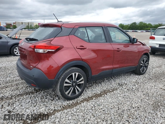 2020 Nissan Kicks SV z VIN 3N1CP5CV1LL516004, wystawiony jako Copart lot #58228565 z przebiegiem 98 122 mil mil oraz Czysty tytuł • Clean title. Historia ofert i sprzedaży dostępna na DreamBid. Obrazek 3.