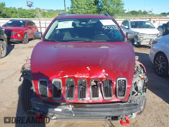 2017 Jeep Cherokee Trailhawk z VIN 1C4PJMBS9HW502323, wystawiony jako IAAI lot #42293817 z przebiegiem 153 127 mil mil oraz . Historia ofert i sprzedaży dostępna na DreamBid. Obrazek 12.
