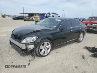 2011 Lexus LS 460 z VIN JTHBL5EF1B5104611, wystawiony jako Copart lot #49209505 z przebiegiem 155 503 mil mil oraz Szkody całkowita. Historia ofert i sprzedaży dostępna na DreamBid. Obrazek 1.