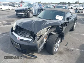 2008 Saturn Sky with VIN 1G8MC35B58Y116032, listed as a IAAI auction lot 40984700 with 1 mi miles. Bid and sale history available at carsss.com. Image 6.