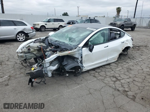 2022 Tesla Model 3 z VIN 5YJ3E1EA8NF244865, wystawiony jako Copart lot #55698465 z przebiegiem Nie podano mil oraz Szkoda całkowita • Salvage title. Historia ofert i sprzedaży dostępna na DreamBid. Obrazek 1.