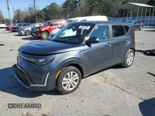 2025 Kia Soul LX with VIN KNDJ23AU0S7248468, listed as a Copart auction lot 45850425 with 5,527 mi miles and Salvage Title. Bid and sale history available at carsss.com. Image 1.