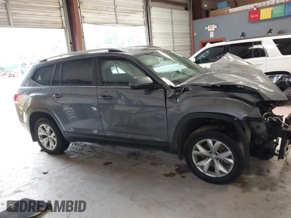 2018 Volkswagen Atlas SE with VIN 1V2LR2CA5JC521085, listed as a IAAI auction lot 42322031 with 100,262 mi miles and . Bid and sale history available at DreamBid. Image 14.