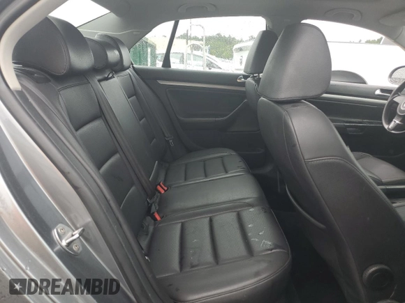 2010 Volkswagen Jetta Limited Edition с VIN 3VWRZ7AJ3AM153920, выставлен на аукционе Copart как лот 63628325 с пробегом 116 644 миль миль и Списание • Salvage title. История ставок и продаж доступна на DreamBid. Изображение 10.