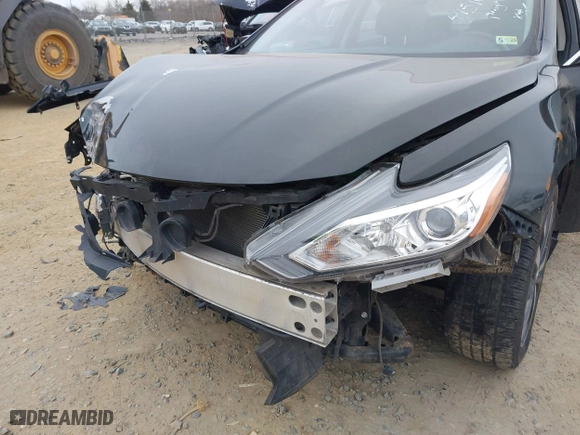 2017 Nissan Altima 2.5 SR with VIN 1N4AL3AP5HC475622, listed as a IAAI auction lot 41510202 with 132,074 mi miles. Bid and sale history available at carsss.com. Image 6.