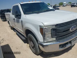2019 Ford F-250 XL with VIN 1FD7X2A67KEG17762, listed as a IAAI auction lot 41880938 with 226,938 mi miles and . Bid and sale history available at DreamBid. Image 1.
