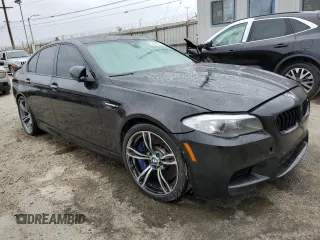 2013 BMW M5 z VIN WBSFV9C56DD096294, wystawiony jako Copart lot #57855005 z przebiegiem Nie podano mil oraz Tytuł czysty. Historia ofert i sprzedaży dostępna na DreamBid. Obrazek 4.
