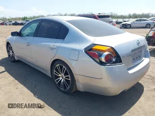 2009 Nissan Altima SL with VIN 1N4AL21E49N472094, listed as a IAAI auction lot 42108451 with 210,448 mi miles and . Bid and sale history available at DreamBid. Image 3.