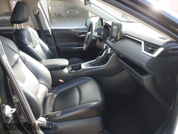 2020 Toyota RAV4 Hybrid XLE с VIN 2T3RWRFV0LW052144, выставлен на аукционе IAAI как лот 41941758 с пробегом 53 725 миль миль и . История ставок и продаж доступна на DreamBid. Изображение 5.