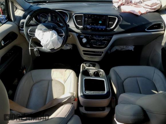 2021 Chrysler Pacifica Touring L with VIN 2C4RC3BG6MR591750, listed as a Copart auction lot 50486005 with 16,834 mi miles and Clean title. Bid and sale history available at DreamBid. Image 8.