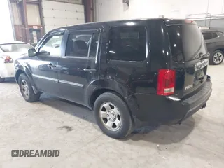 2009 Honda Pilot LX with VIN 5FNYF48219B047437, listed as a IAAI auction lot 42070317 with 253,853 mi miles and . Bid and sale history available at DreamBid. Image 3.