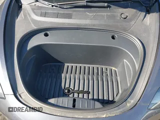 2023 Tesla Model 3 Performance z VIN 5YJ3E1ECXPF482320, wystawiony jako IAAI lot #42289417 z przebiegiem 31 296 mil mil oraz . Historia ofert i sprzedaży dostępna na DreamBid. Obrazek 10.