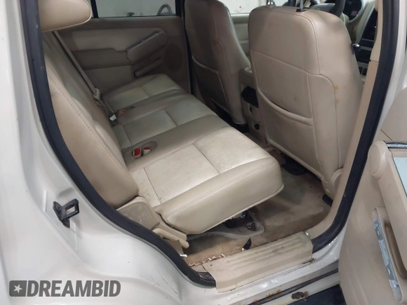 2006 Mercury Mountaineer Premier z VIN 4M2EU48856UJ25700, wystawiony jako IAAI lot #42061319 z przebiegiem 183 229 mil mil oraz . Historia ofert i sprzedaży dostępna na DreamBid. Obrazek 8.