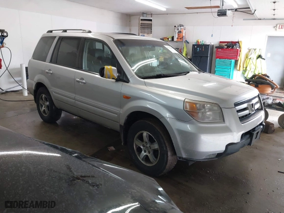 2008 Honda Pilot EX-L with VIN 5FNYF18758B006821, listed as a IAAI auction lot 41642008 with 195,678 mi miles. Bid and sale history available at carsss.com. Image 1.