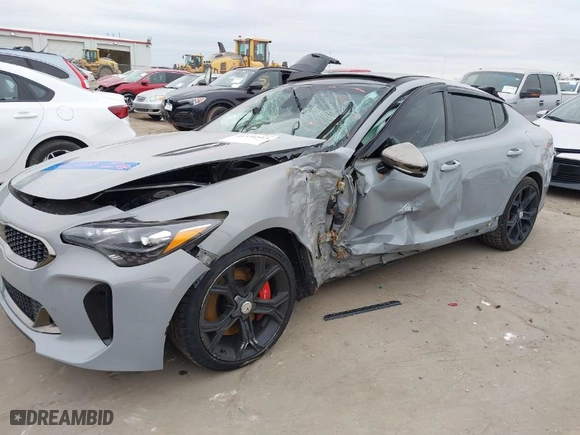 2018 Kia Stinger GT2 with VIN KNAE55LC6J6015897, listed as a IAAI auction lot 41334513 with 126,349 mi miles. Bid and sale history available at carsss.com. Image 6.