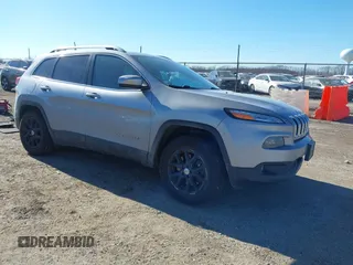 2017 Jeep Cherokee Latitude with VIN 1C4PJMCB8HW588559, listed as a IAAI auction lot 41440272 with 93,474 mi miles. Bid and sale history available at carsss.com. Image 1.