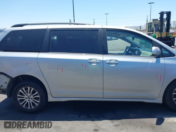 2020 Toyota Sienna XLE Auto Access Seat with VIN 5TDYZ3DC5LS054619, listed as a IAAI auction lot 42266295 with 94,703 mi miles and . Bid and sale history available at DreamBid. Image 14.