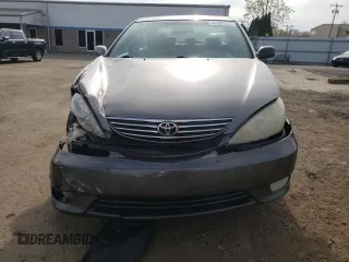 2006 Toyota Camry LE z VIN 4T1BF30K46U628070, wystawiony jako Copart lot #54582755 z przebiegiem 278 805 mil mil oraz Szkoda całkowita • Salvage title. Historia ofert i sprzedaży dostępna na DreamBid. Obrazek 5.