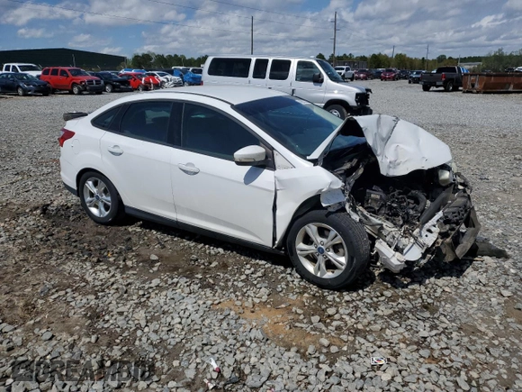 2014 Ford Focus SE with VIN 1FADP3F21EL119694, listed as a Copart auction lot 49823525 with 177,391 mi miles and Non Repairable. Bid and sale history available at DreamBid. Image 4.