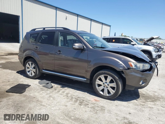 2010 Mitsubishi Outlander SE z VIN JA4AS3AW3AZ004523, wystawiony jako Copart lot #52864695 z przebiegiem 133 500 mil mil oraz Szkoda całkowita • Salvage title. Historia ofert i sprzedaży dostępna na DreamBid. Obrazek 4.