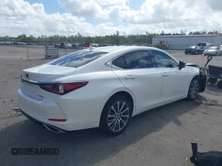 2020 Lexus ES with VIN 58ADZ1B16LU060952, listed as a IAAI auction lot 41564044 with 51,496 mi miles. Bid and sale history available at carsss.com. Image 4.