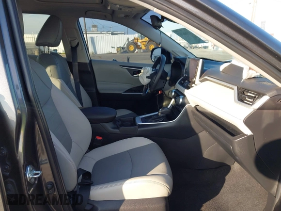 2021 Toyota RAV4 XLE Premium with VIN 2T3C1RFV8MC171440, listed as a IAAI auction lot 41146167 with 45,258 mi miles. Bid and sale history available at carsss.com. Image 5.