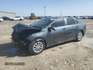 2021 Kia Forte FE with VIN 3KPF24AD1ME407349, listed as a Copart auction lot 47695845 with 31,405 mi miles and Salvage Title. Bid and sale history available at carsss.com. Image 1.