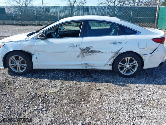 2018 Hyundai Sonata SEL with VIN 5NPE34AF9JH640011, listed as a IAAI auction lot 41523462 with 98,714 mi miles. Bid and sale history available at carsss.com. Image 6.