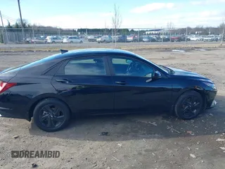 2023 Hyundai Elantra SEL z VIN KMHLM4AG3PU453371, wystawiony jako IAAI lot #41239165 z przebiegiem 40 980 mil mil oraz . Historia ofert i sprzedaży dostępna na DreamBid. Obrazek 13.