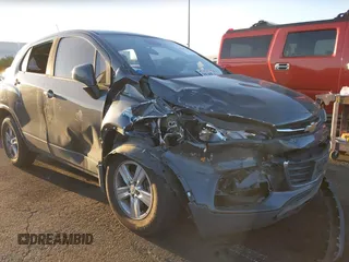 2019 Chevrolet Trax LS with VIN 3GNCJKSB8KL365883, listed as a IAAI auction lot 42010924 with Not Provided miles. Bid and sale history available at carsss.com. Image 1.