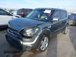 2011 Kia Soul + with VIN KNDJT2A27B7215666, listed as a IAAI auction lot 41600060 with 185,480 mi miles. Bid and sale history available at carsss.com. Image 17.