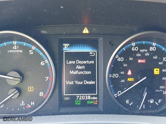 2018 Toyota RAV4 XLE with VIN 2T3RFREV6JW839890, listed as a IAAI auction lot 41654804 with 72,038 mi miles. Bid and sale history available at carsss.com. Image 7.