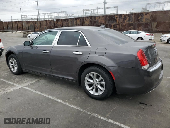 2018 Chrysler 300 Touring L z VIN 2C3CCAAG4JH317108, wystawiony jako Copart lot #55472305 z przebiegiem 70 977 mil mil oraz Szkoda całkowita • Salvage title. Historia ofert i sprzedaży dostępna na DreamBid. Obrazek 2.