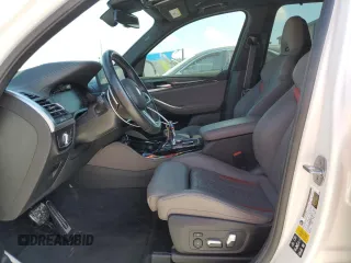 2023 BMW X3 M z VIN 5YM13EC05P9P18161, wystawiony jako Copart lot #42135544 z przebiegiem 17 524 mil mil oraz Szkoda całkowita • Salvage title. Historia ofert i sprzedaży dostępna na DreamBid. Obrazek 7.
