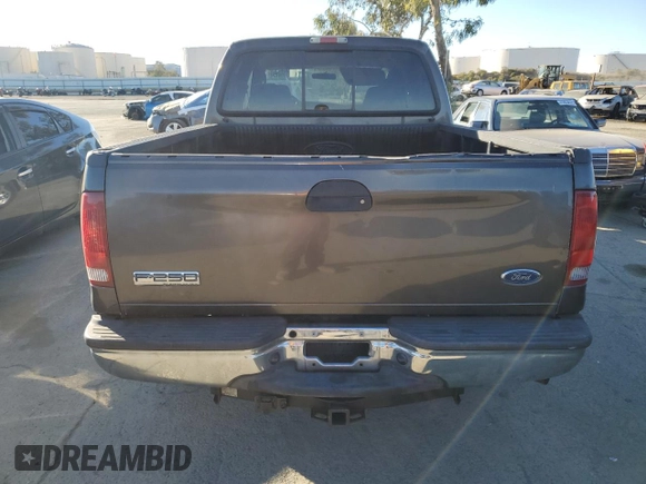 2005 Ford Super Duty F-250 XL with VIN 1FTSW20525EA80684, listed as a Copart auction lot 89100935 with 0 mi miles and Salvage Title. Bid and sale history available at carsss.com. Image 6.