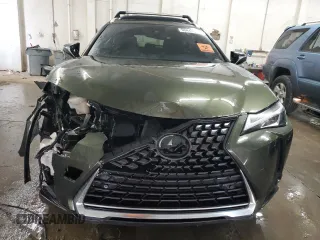 2019 Lexus UX 200 with VIN JTHY3JBH2K2019447, listed as a Copart auction lot 60448565 with 122,586 mi miles and Salvage title. Bid and sale history available at DreamBid. Image 5.